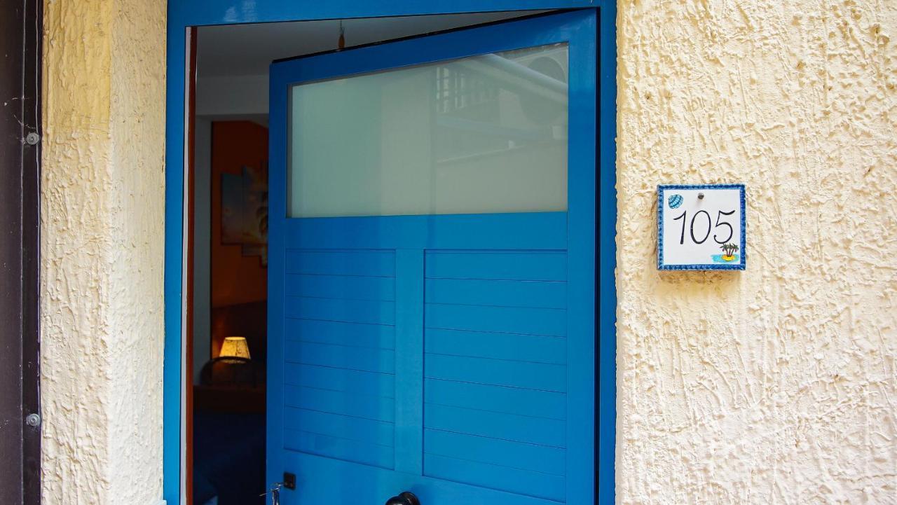Baia Di Naxos Aparthotel Giardini Naxos Bagian luar foto