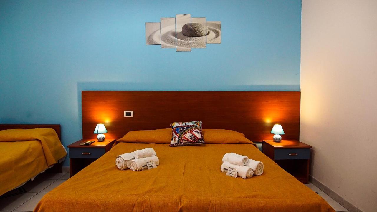 Baia Di Naxos Aparthotel Giardini Naxos Bagian luar foto