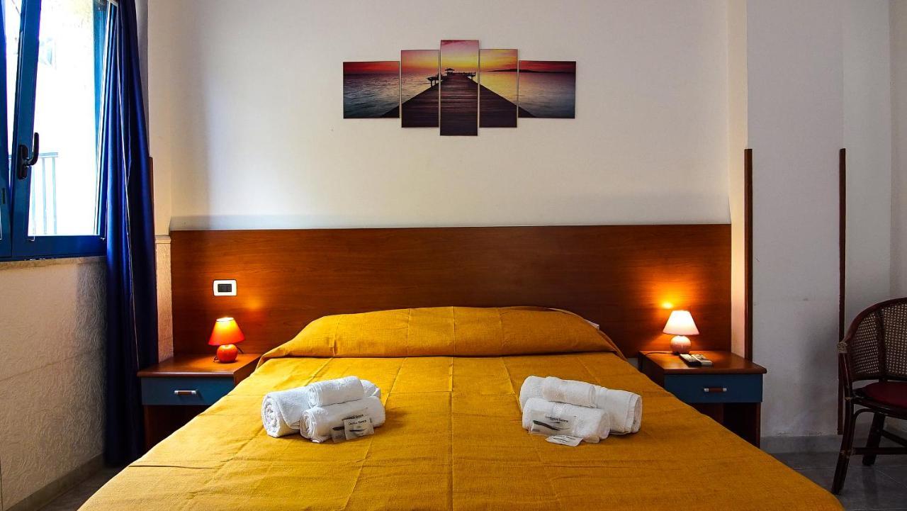 Baia Di Naxos Aparthotel Giardini Naxos Bagian luar foto