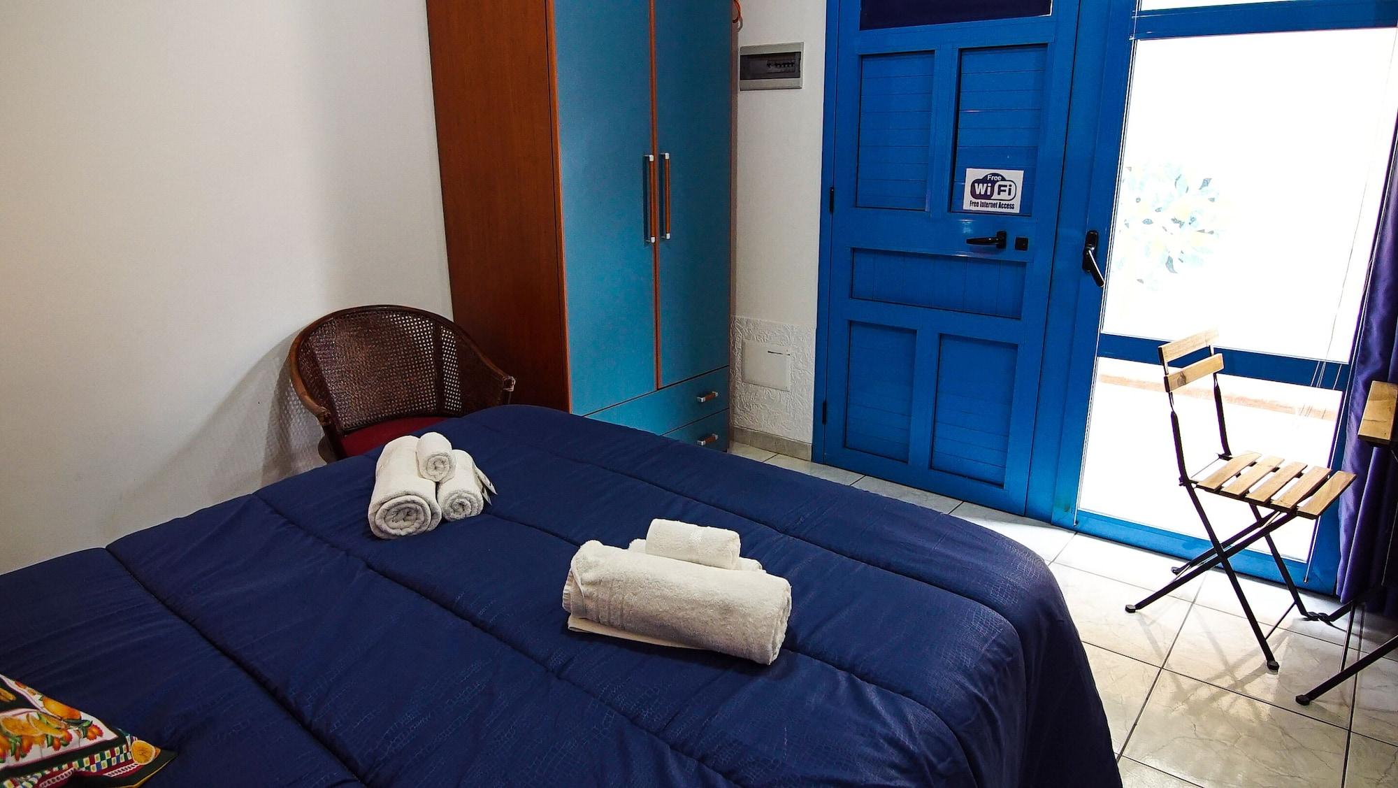 Baia Di Naxos Aparthotel Giardini Naxos Bagian luar foto