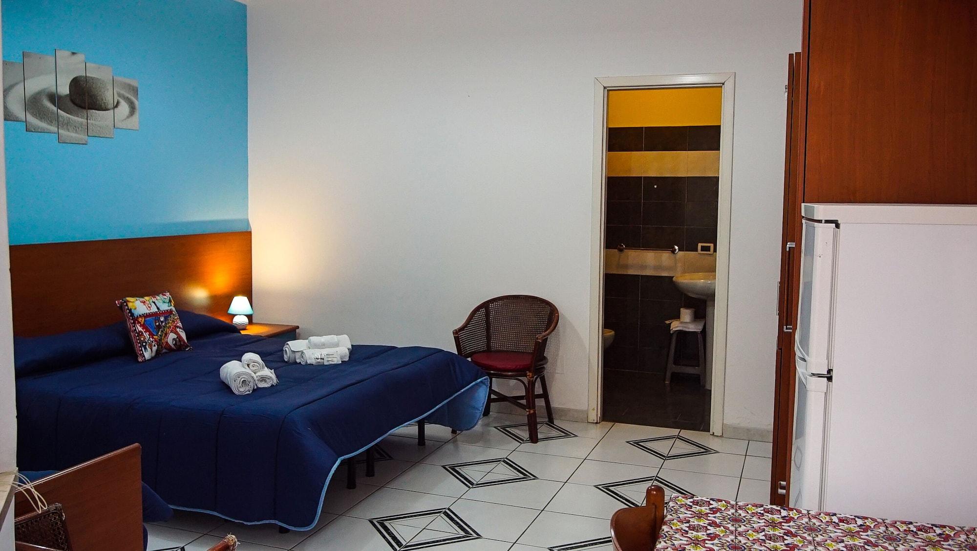 Baia Di Naxos Aparthotel Giardini Naxos Bagian luar foto