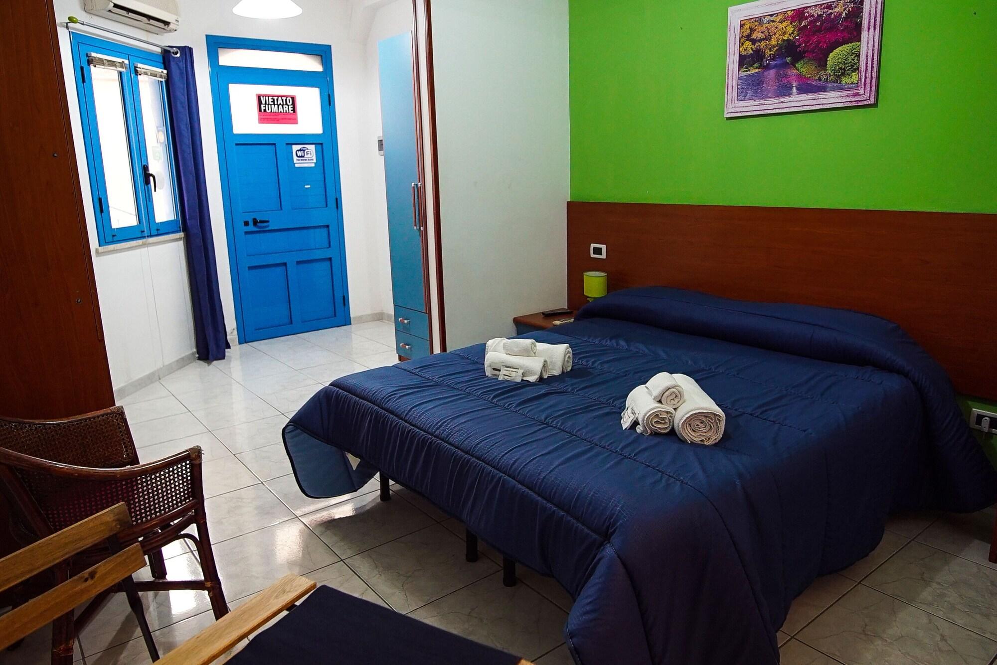 Baia Di Naxos Aparthotel Giardini Naxos Bagian luar foto