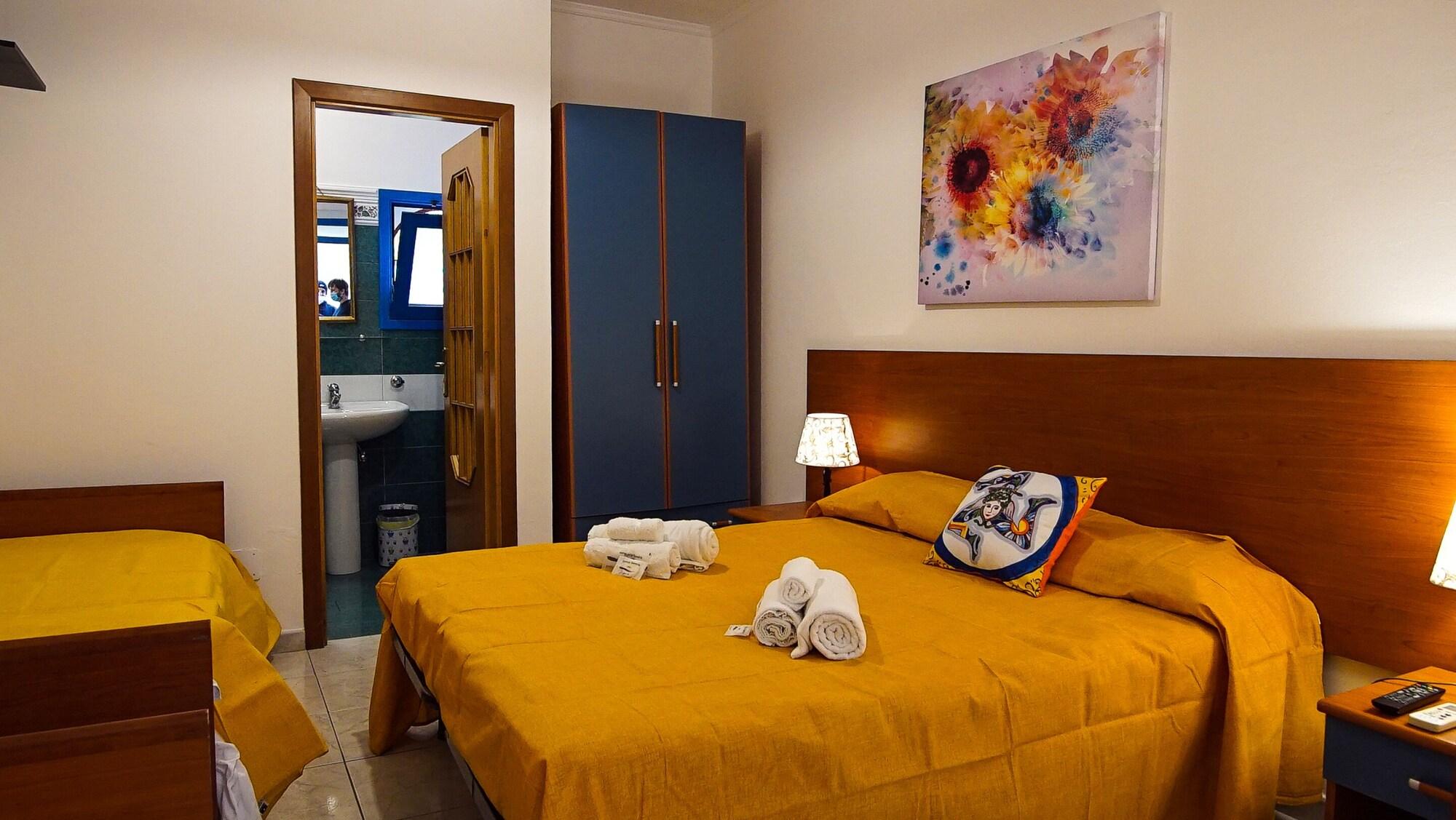 Baia Di Naxos Aparthotel Giardini Naxos Bagian luar foto