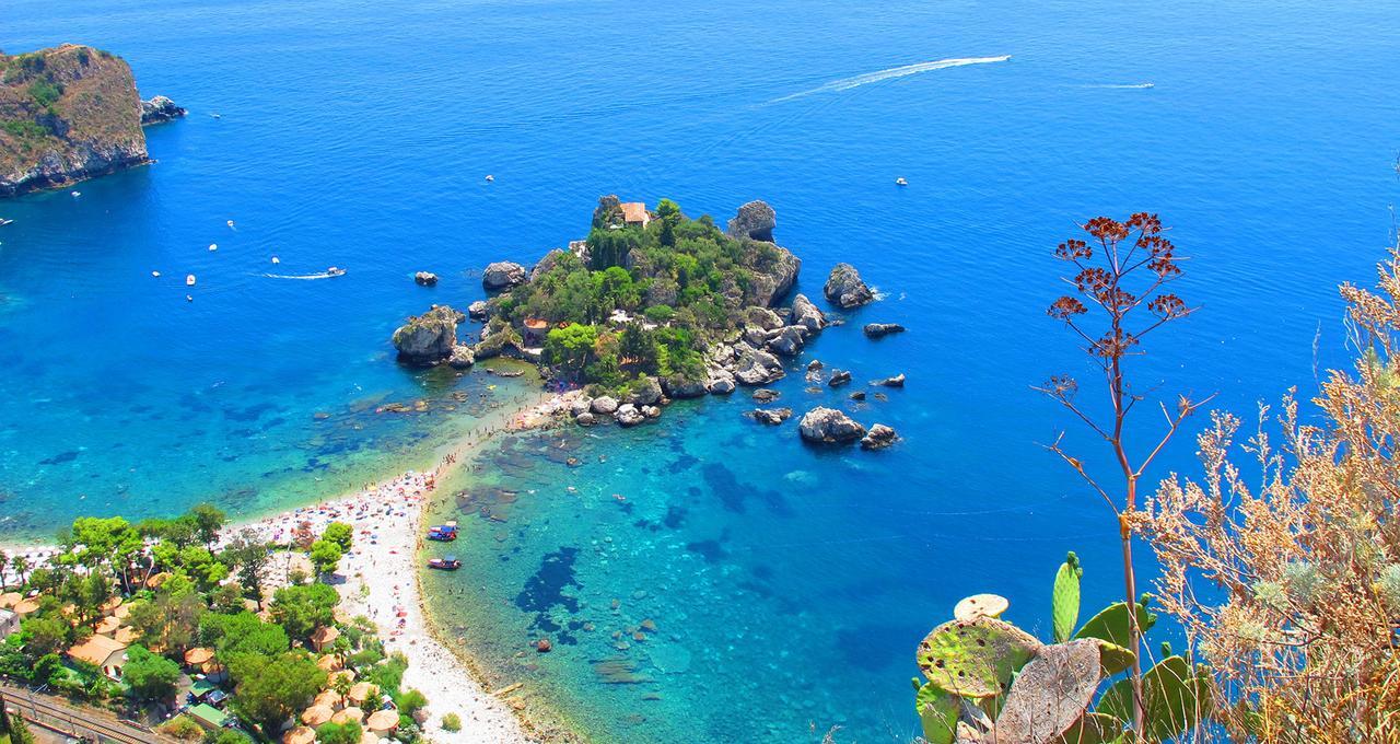 Baia Di Naxos Aparthotel Giardini Naxos Bagian luar foto